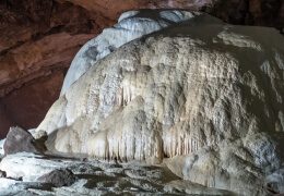 ЛАГО-НАКИ: Азишская пещера + водопады Руфабго (каждое воскресенье)